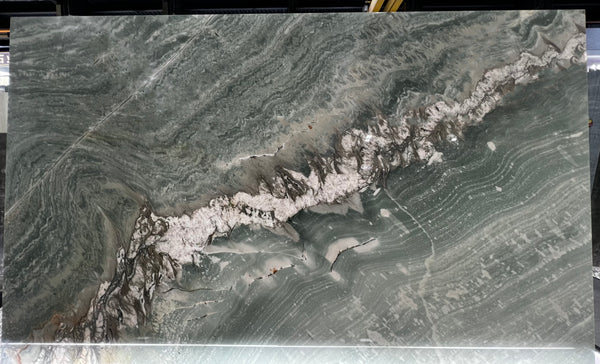 STALLION QUARTZITE GISELA